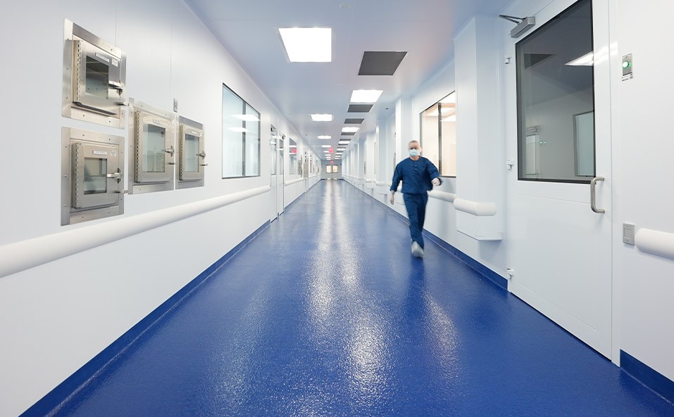 RoslinCT-cell-therapy-cgmp-clean-room-hallway