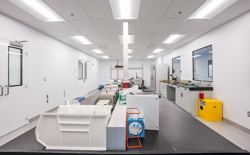 RoslinCT-cell-therapy-facility-quality-control-lab-3