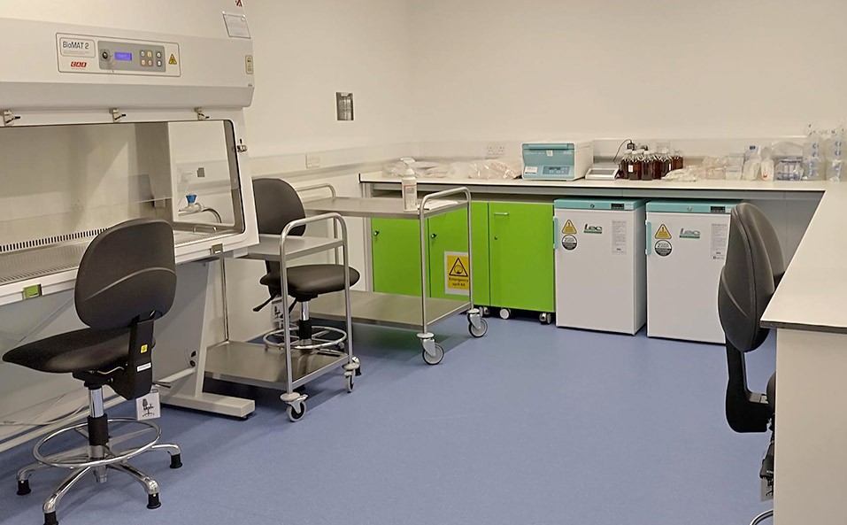 RoslinCT-training-lab-cell-therapy